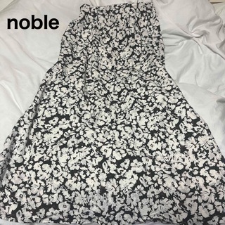 ノーブル(Noble)の美品　noble  花柄ロングスカート　Aライン　40(ロングスカート)
