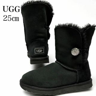 アグ(UGG)の美品✨アグ 25㎝ ミニベイリー ボタン クリスタル ムートンブーツ グレー(ブーツ)