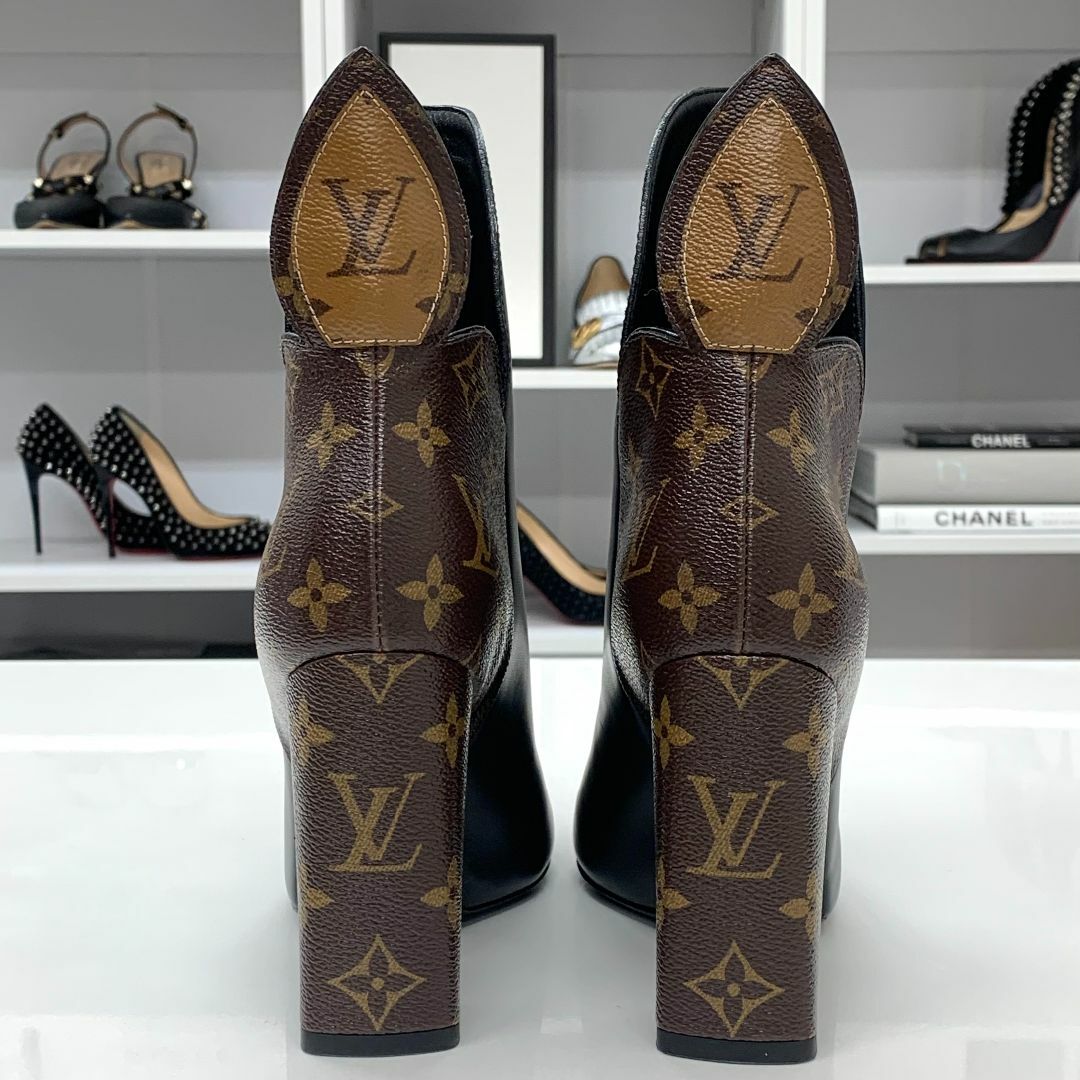 LOUIS VUITTON(ルイヴィトン)の6563 未使用 ヴィトン レザー モノグラム アンクルブーツ ブラック レディースの靴/シューズ(ブーツ)の商品写真