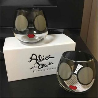 アリスアンドオリビア(Alice+Olivia)の新品未使用★非売品★Alice + Olivia ノベルティグラス(グラス/カップ)