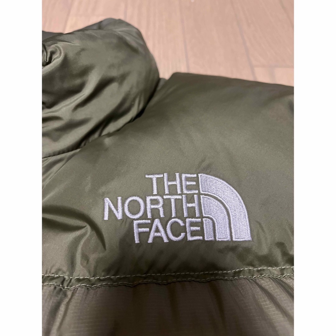 THE NORTH FACE(ザノースフェイス)の【希少】ノースフェイス　USヌプシ　カーキ メンズのジャケット/アウター(ダウンジャケット)の商品写真