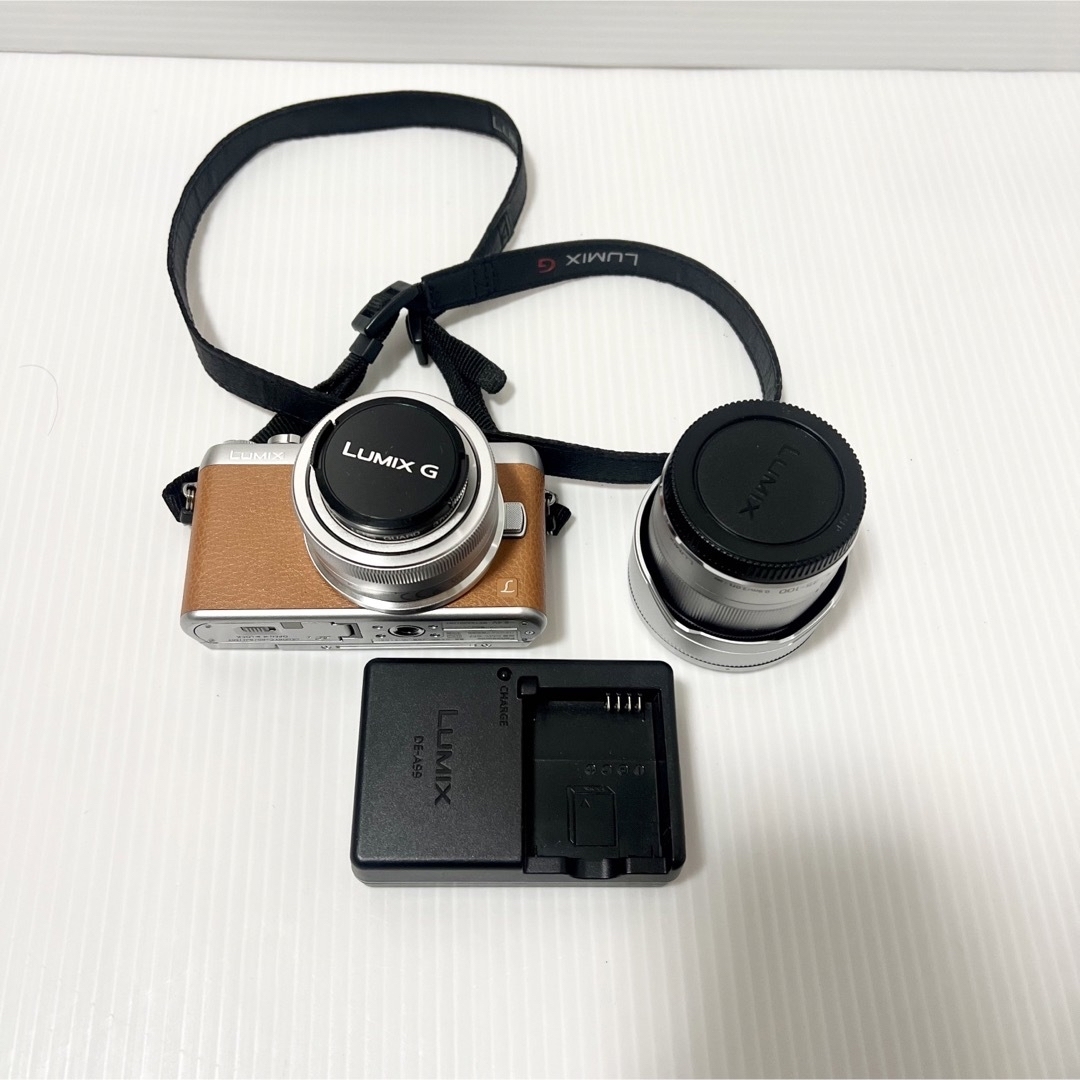 Panasonic(パナソニック)のデジタル一眼カメラ/ダブルレンズキット DMC-GF7 スマホ/家電/カメラのカメラ(デジタル一眼)の商品写真