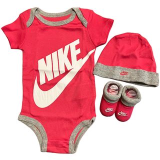 ナイキ(NIKE)のU322 未使用 NIKE ナイキ ロンパース 帽子 靴下 ピンク ベビー服(ロンパース)