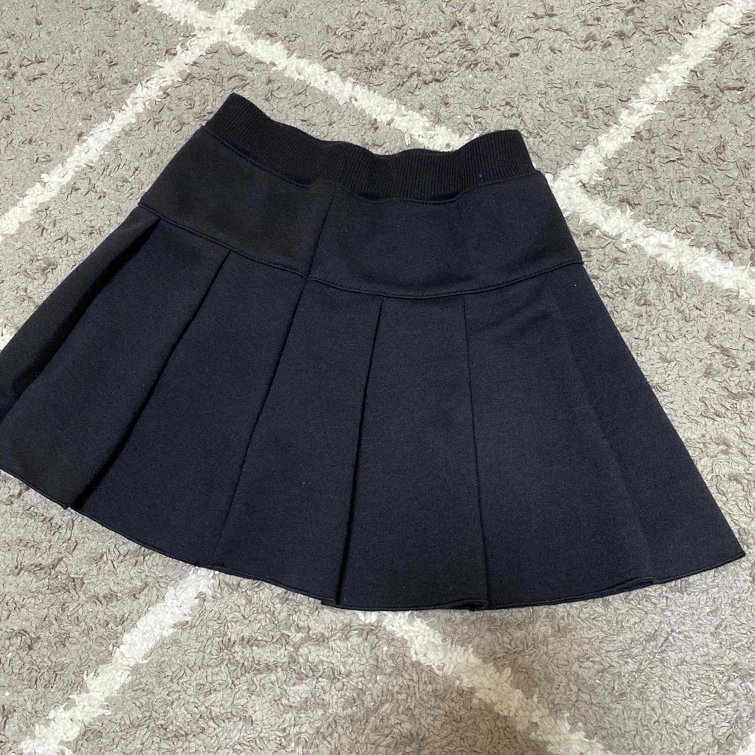 西松屋(ニシマツヤ)の専西松屋 黒 スカート 120cm キッズ/ベビー/マタニティのキッズ服女の子用(90cm~)(スカート)の商品写真