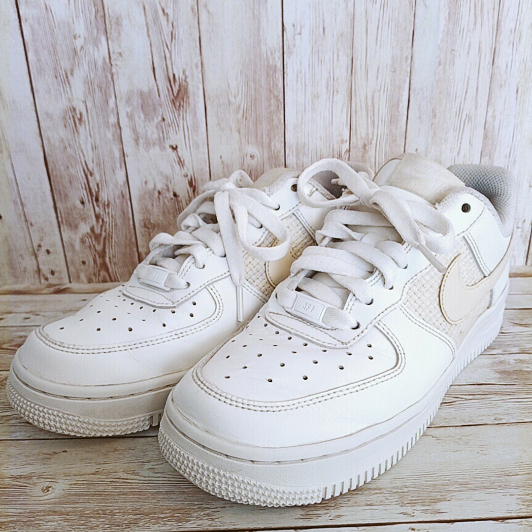 NIKE - 【匿名配送】NIKE AIR FORCE 1 '07 ESS 24cm ホワイトの通販 by