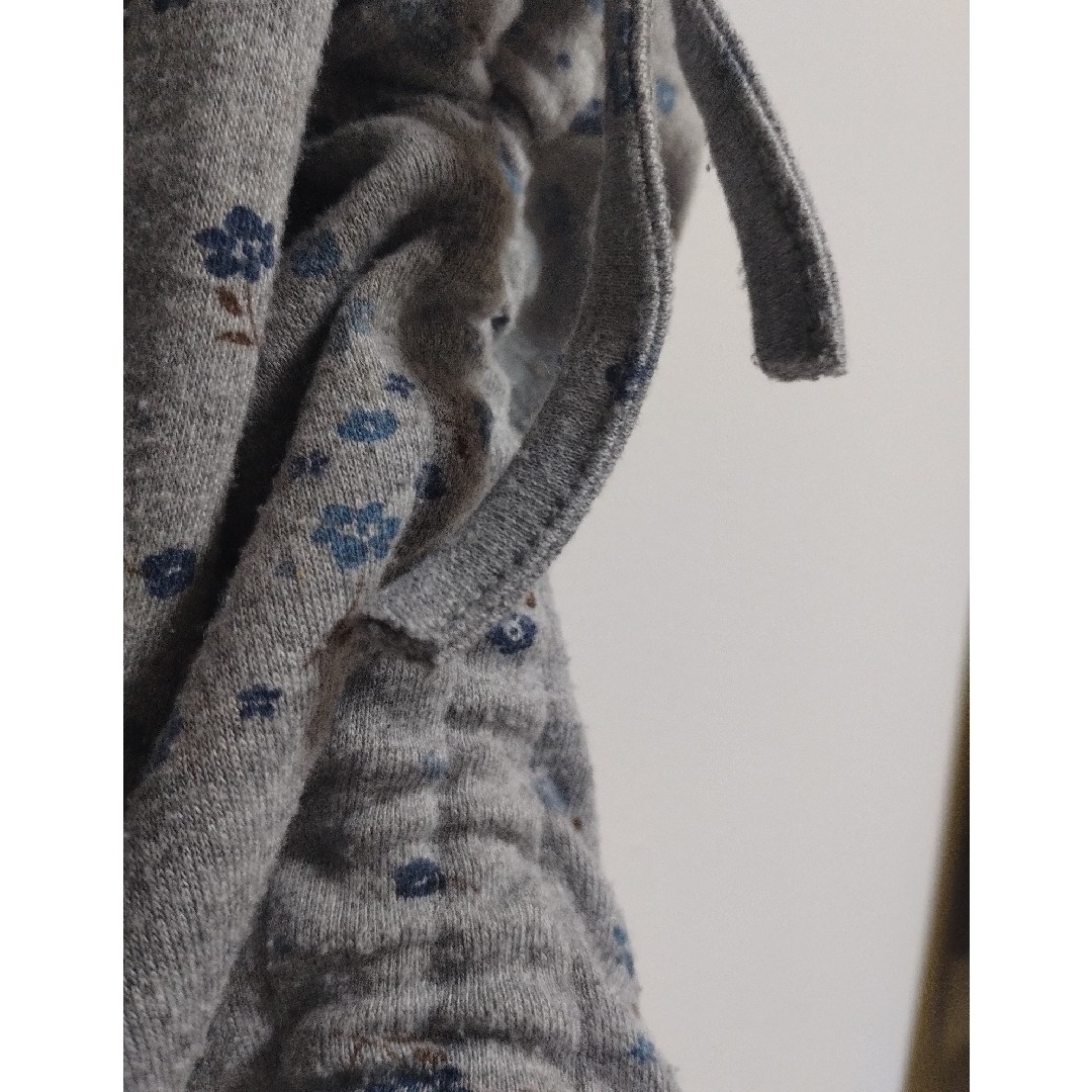 青い小花模様の授乳服 キッズ/ベビー/マタニティのマタニティ(マタニティトップス)の商品写真
