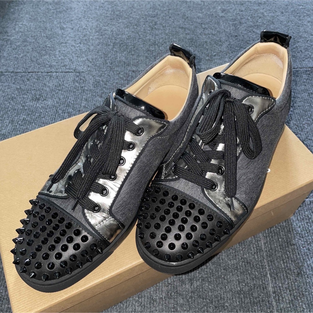 Christian Louboutin(クリスチャンルブタン)のLOUIS JUNIOR SP VERSION ANTHRACITEM ルブタン メンズの靴/シューズ(スニーカー)の商品写真