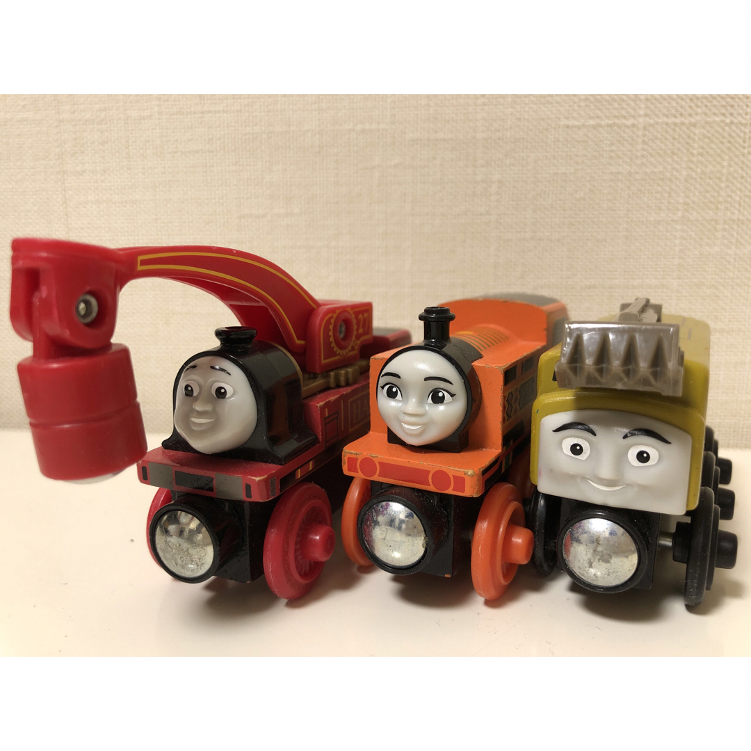 THOMAS(トーマス)の【値下済】生産終了　きかんしゃトーマス 木製レールシリーズ キッズ/ベビー/マタニティのおもちゃ(電車のおもちゃ/車)の商品写真