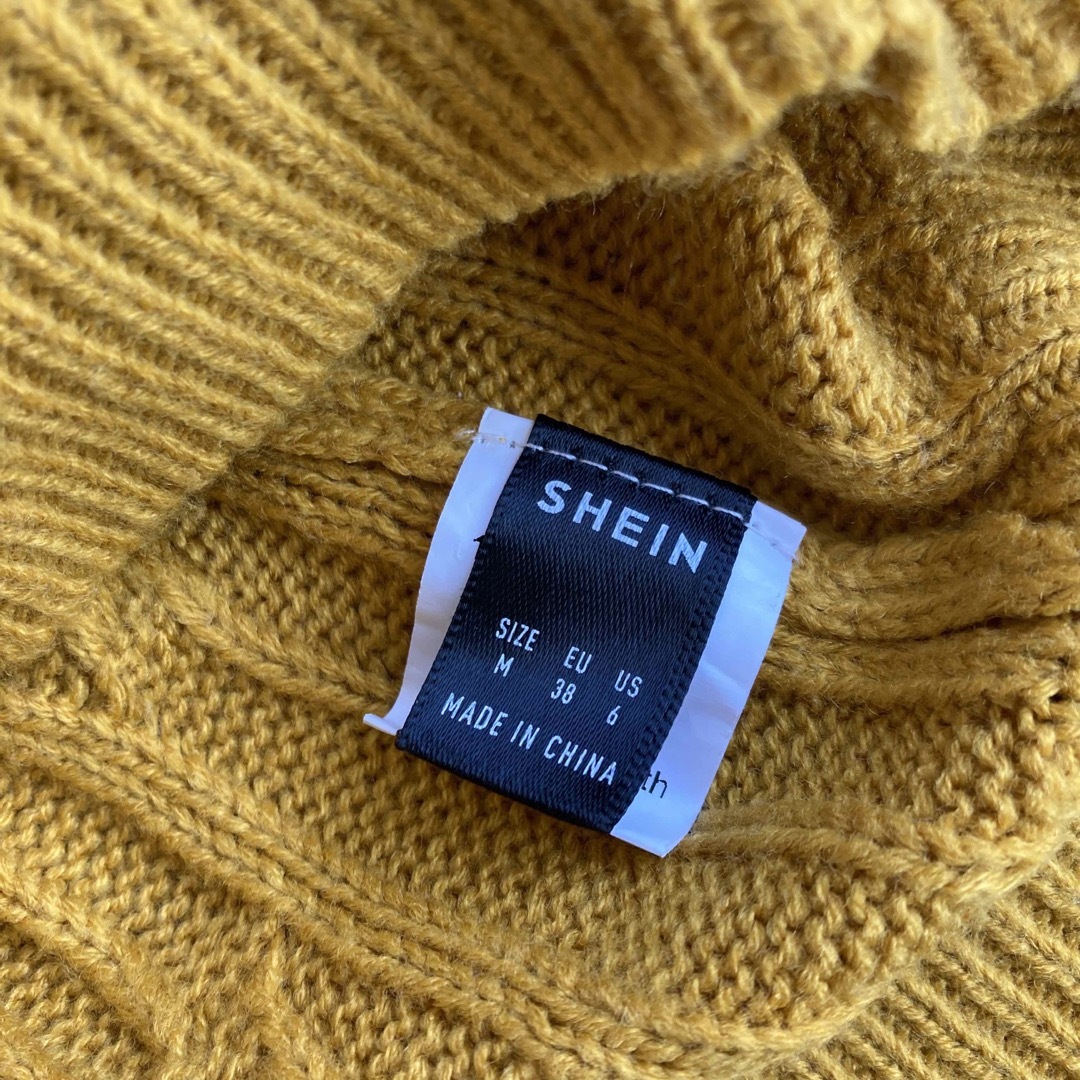 H&M(エイチアンドエム)のSHEIN マスタードイエローのニットベスト レディースのトップス(ベスト/ジレ)の商品写真