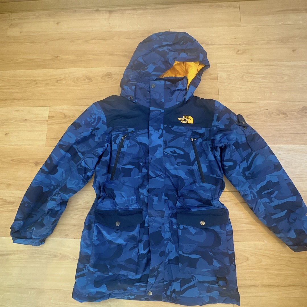 THE NORTH FACE(ザノースフェイス)のザノースフェイスダウンジャケット140 キッズ/ベビー/マタニティのキッズ服男の子用(90cm~)(ジャケット/上着)の商品写真