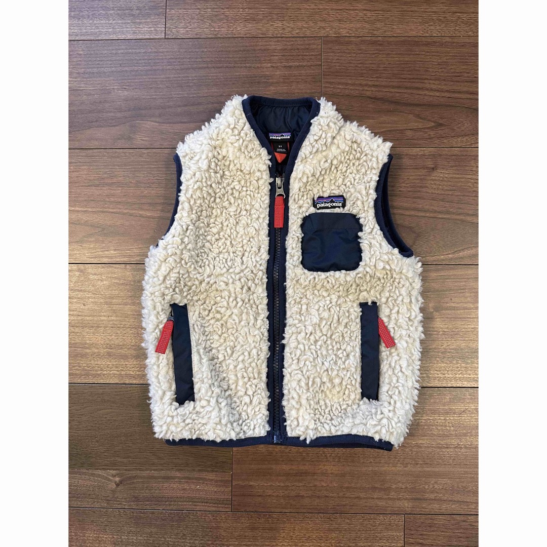 patagonia(パタゴニア)のパタゴニアベスト　キッズ キッズ/ベビー/マタニティのキッズ服男の子用(90cm~)(その他)の商品写真