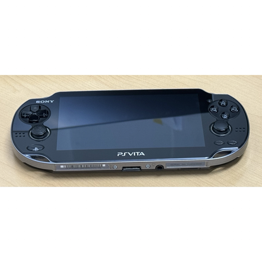PlayStation Vita 3G/Wi-Fiモデル PCH-1100 エンタメ/ホビーのゲームソフト/ゲーム機本体(携帯用ゲーム機本体)の商品写真