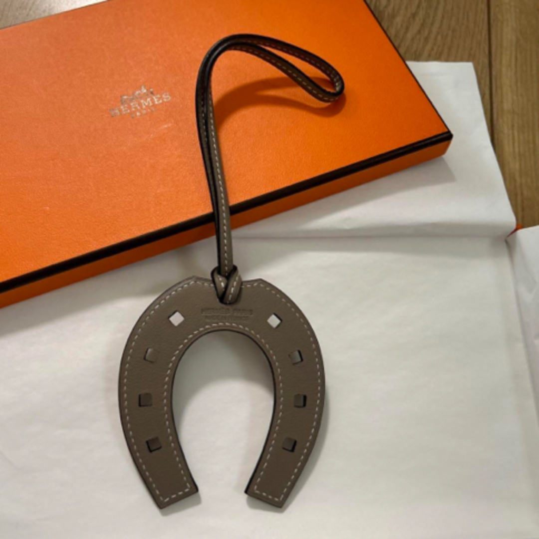 エルメス HERMES チャーム パドック 馬蹄 グリアスファルト