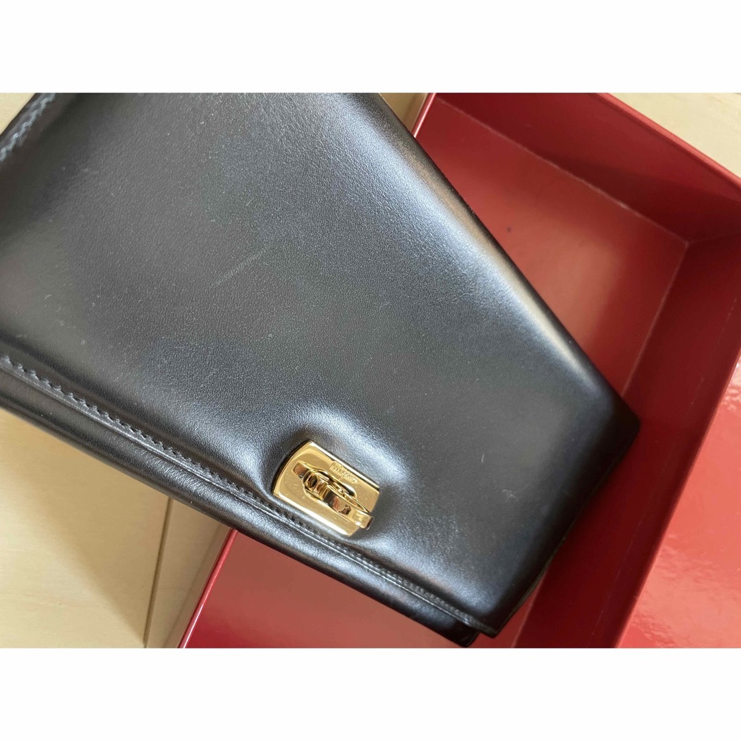 Salvatore Ferragamo(サルヴァトーレフェラガモ)のSalvatore Ferragamo 長財布 ガンチーニ レザー ブラック レディースのファッション小物(財布)の商品写真