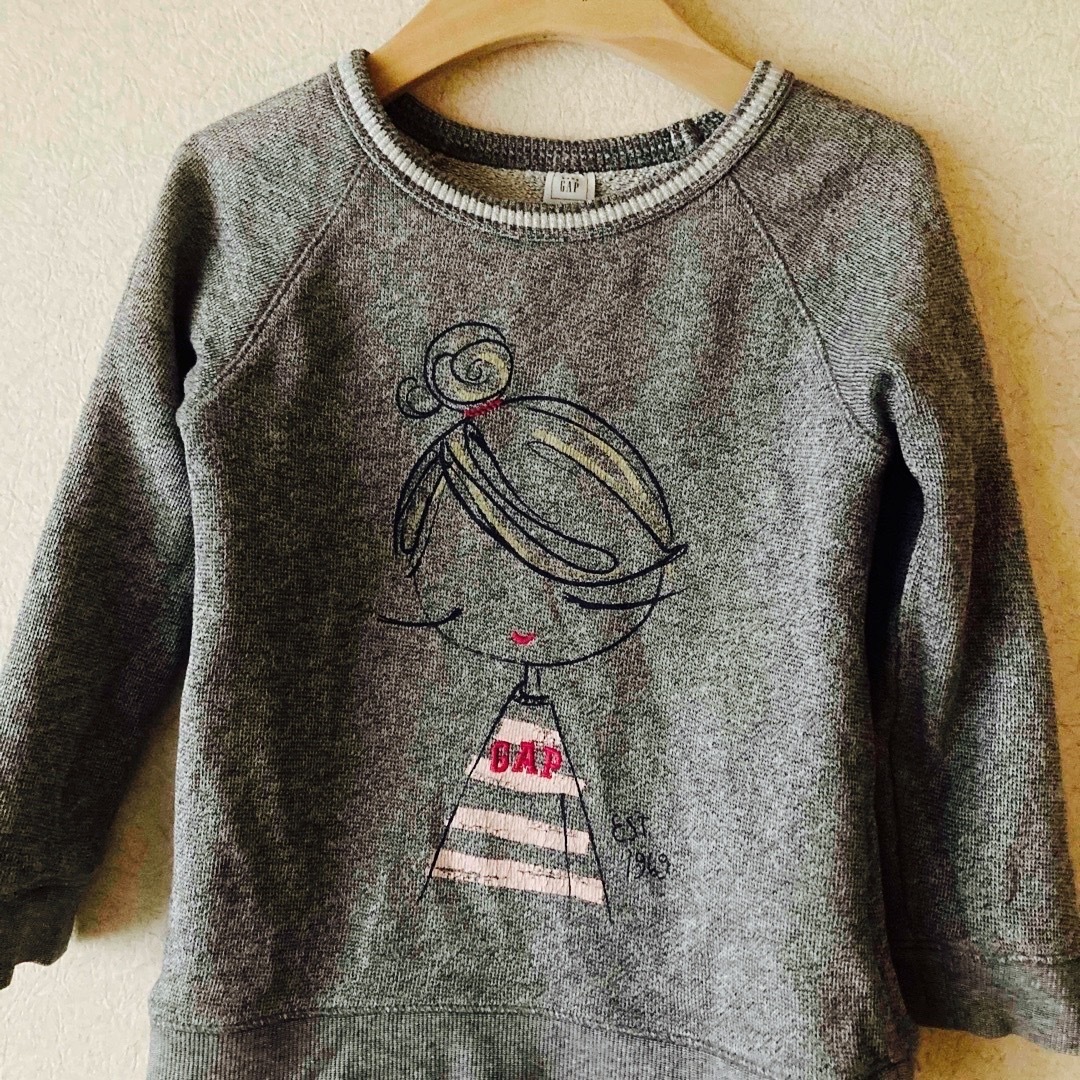 babyGAP(ベビーギャップ)の【baby GAP】トレーナー、サイズ100 キッズ/ベビー/マタニティのキッズ服女の子用(90cm~)(Tシャツ/カットソー)の商品写真