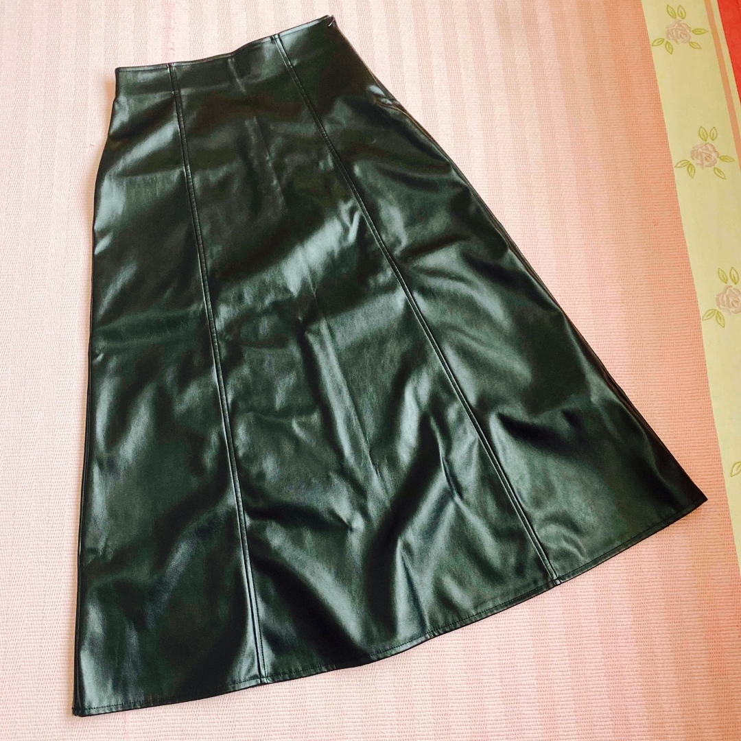GU(ジーユー)のレザースカト GU Sサイズ レディースのスカート(ロングスカート)の商品写真