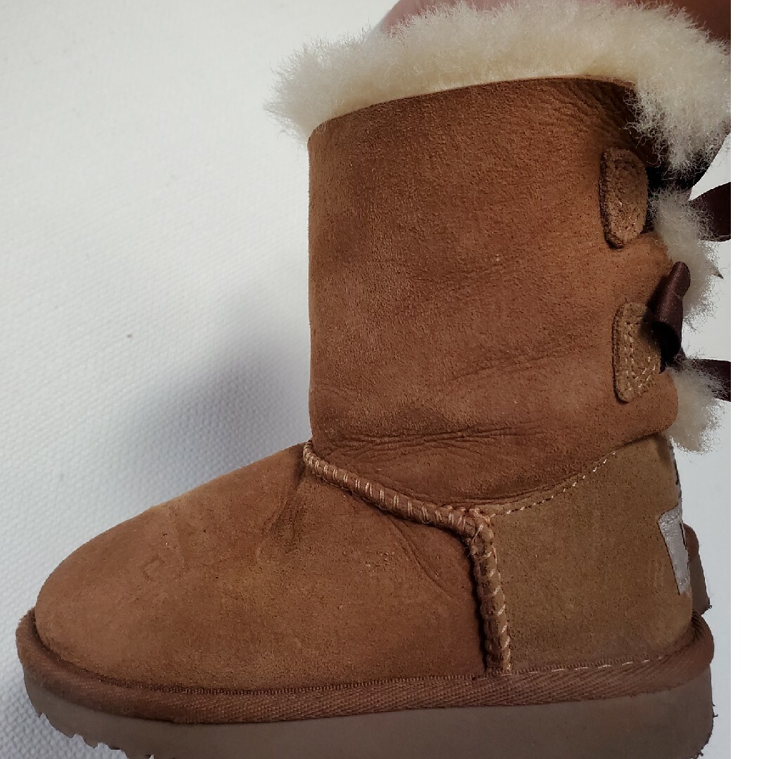 UGG(アグ)のUGG キッズ　ブーツ キッズ/ベビー/マタニティのキッズ靴/シューズ(15cm~)(ブーツ)の商品写真