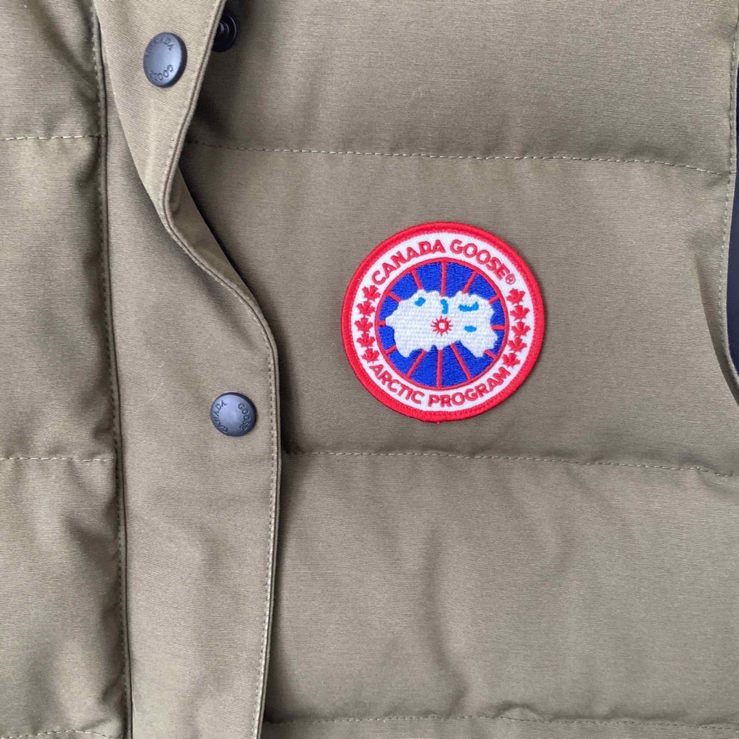 CANADA GOOSE(カナダグース)のCANADA GOOSE ベスト レディースのジャケット/アウター(ダウンベスト)の商品写真