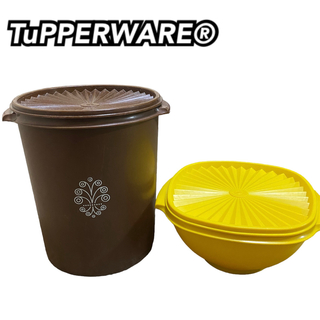 タッパーウェア(TupperwareBrands)の【昭和レトロ】タッパーウェア　マキシデコレーター　保存容器　茶色　黄色　ロゴ入り(容器)