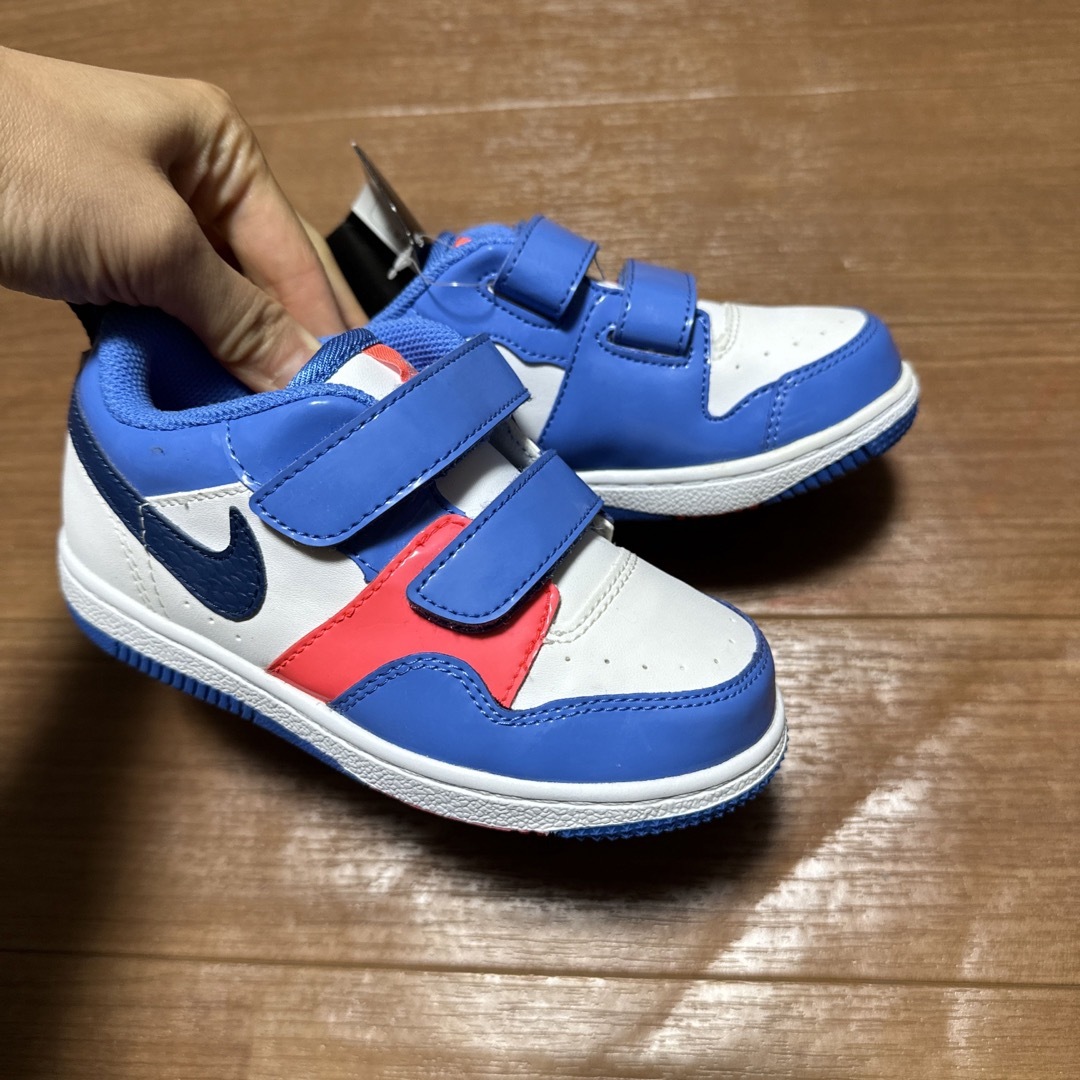 NIKE(ナイキ)の新品　NIKE 　ナイキ コートフォース 15センチ キッズ/ベビー/マタニティのキッズ靴/シューズ(15cm~)(スニーカー)の商品写真