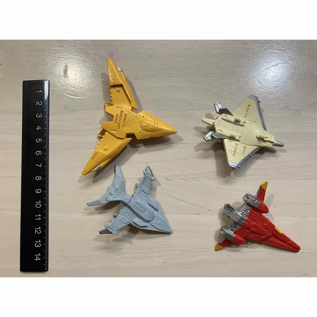 BANDAI(バンダイ)のウルトラマン　戦闘機　飛行機　セット エンタメ/ホビーのフィギュア(特撮)の商品写真