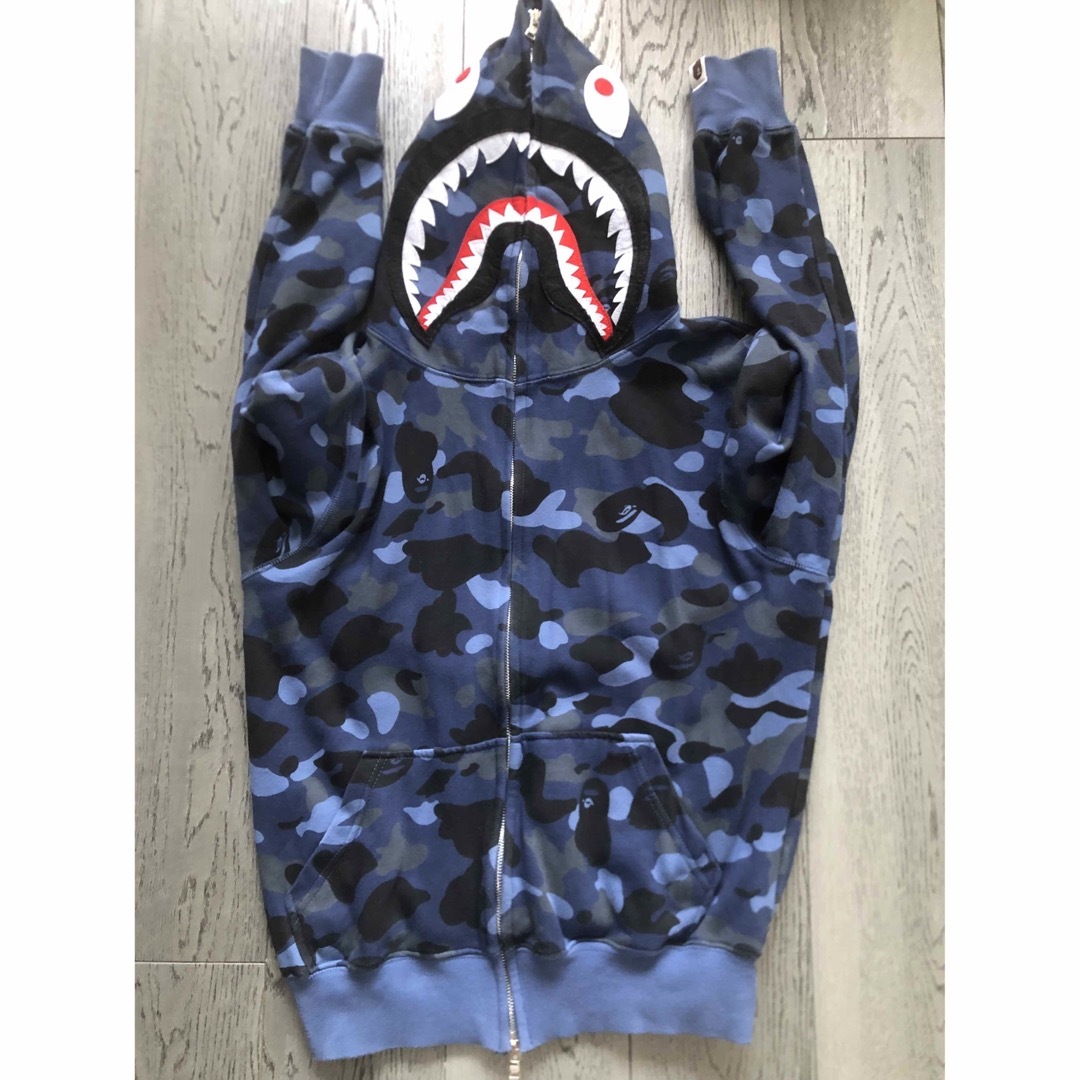 a bathing ape シャークパーカー(Mサイズ) メンズのトップス(パーカー)の商品写真