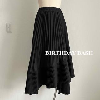 バースデーバッシュ(BIRTHDAY BASH)のBIRTHDAY BASH アシンメトリー プリーツスカート(ロングスカート)