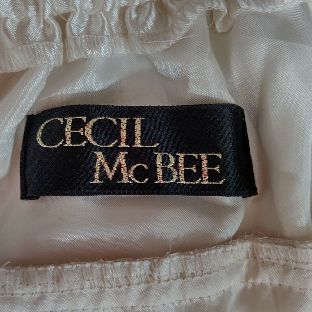 CECIL McBEE(セシルマクビー)のCECIL Mc BEE ミニドレス 肩紐汚れ有り 結ぶと目立たない レディースのフォーマル/ドレス(ミディアムドレス)の商品写真