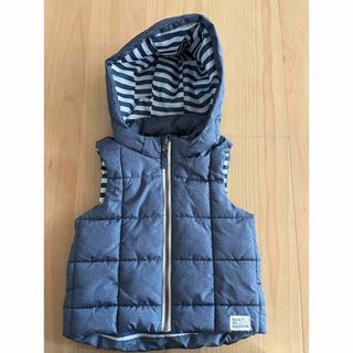 エイチアンドエム(H&M)のH&M ダウンベスト(サイズ90cm)(ジャケット/上着)