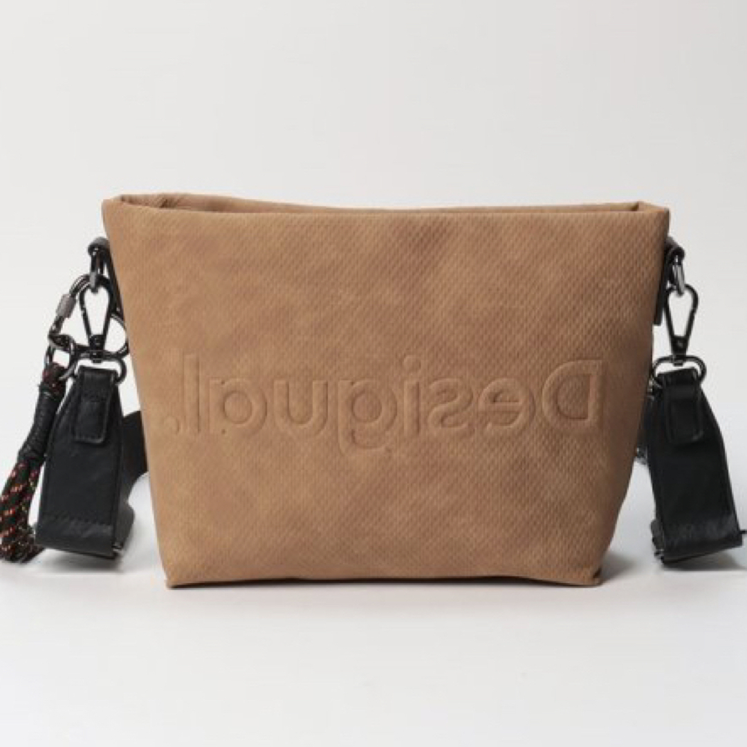 新品✨タグ付き♪ デシグアル お洒落なショルダーバッグ 新品✨タグ付き♪ デシグアル お洒落なショルダーバッグ