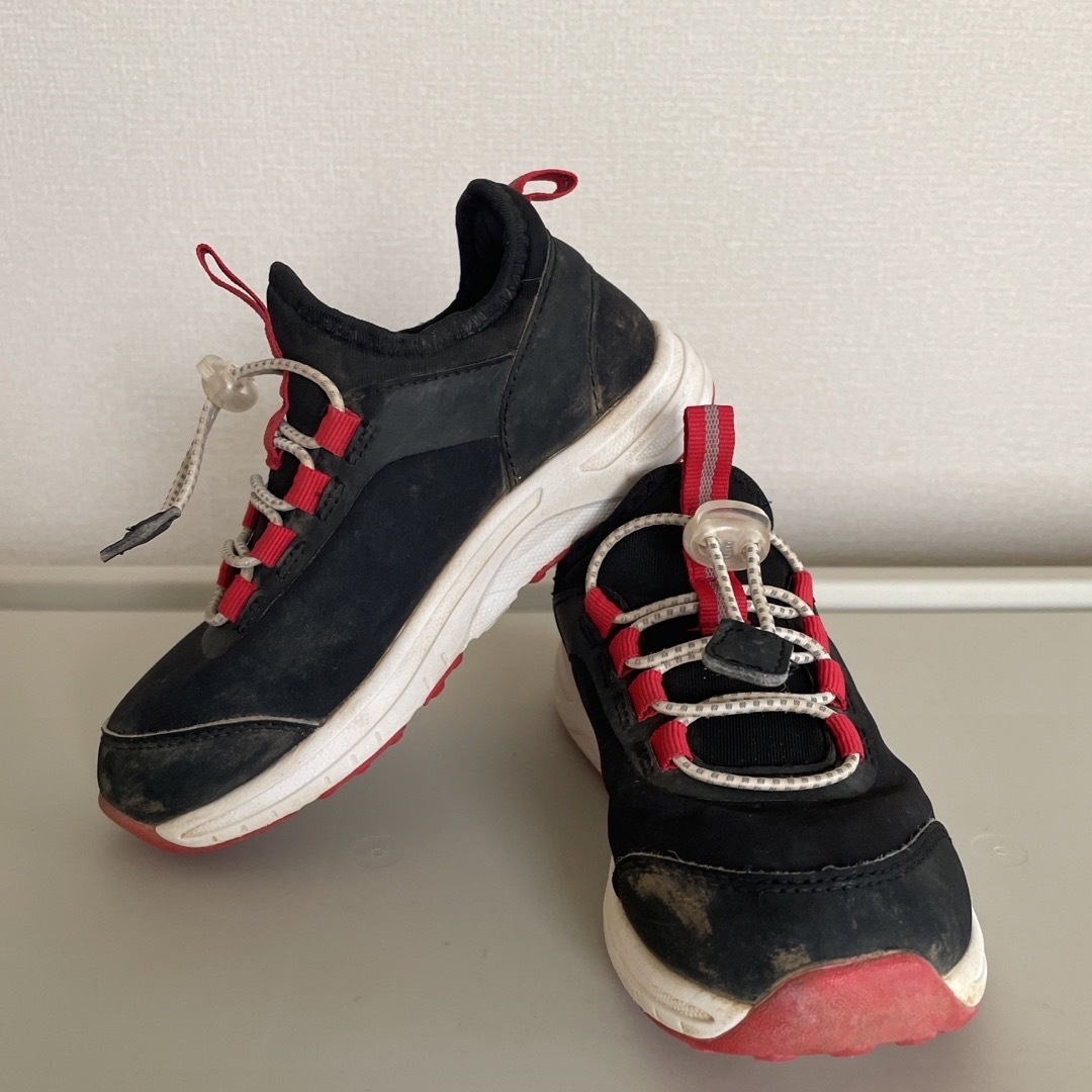 NIKE(ナイキ)のreima 完全防水　スニーカー　18.5 キッズ/ベビー/マタニティのキッズ靴/シューズ(15cm~)(スニーカー)の商品写真