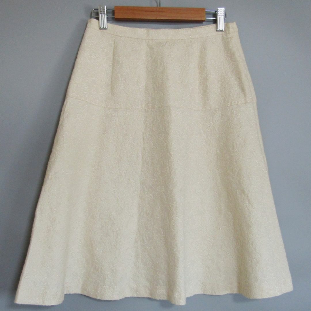 IENA(イエナ)のIENA　イエナ　エンブロイダリー台形スカート レディースのスカート(ひざ丈スカート)の商品写真