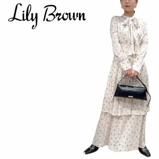 リリーブラウン(Lily Brown)のE89 LILY BROWN ２WAYボウタイプリーツワンピース　サイズ0(ロングワンピース/マキシワンピース)