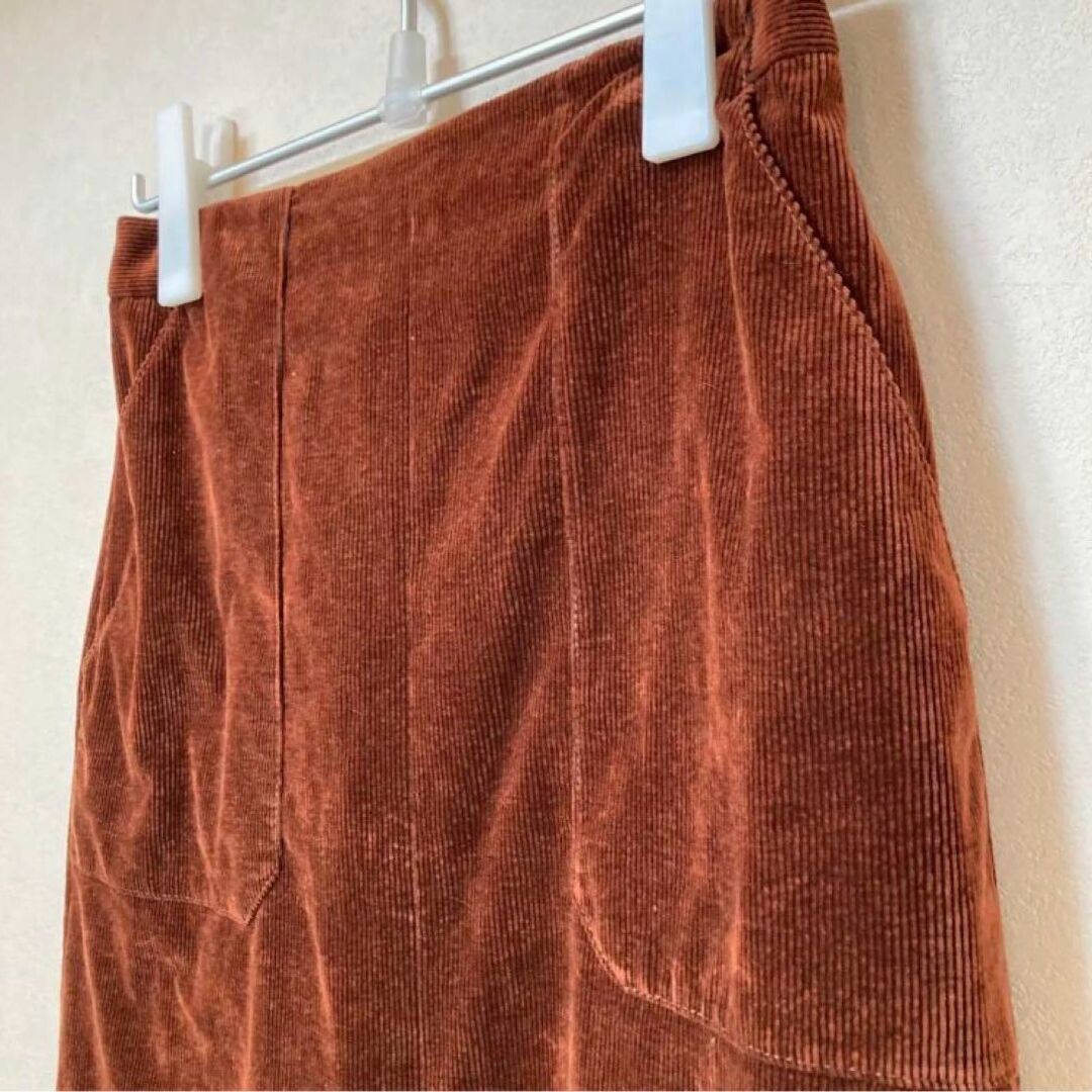 SLOBE IENA(スローブイエナ)のスローブイエナ　ロングスカート　コーディロイ　ポケットあり　ブラウン　かわいい レディースのスカート(ロングスカート)の商品写真