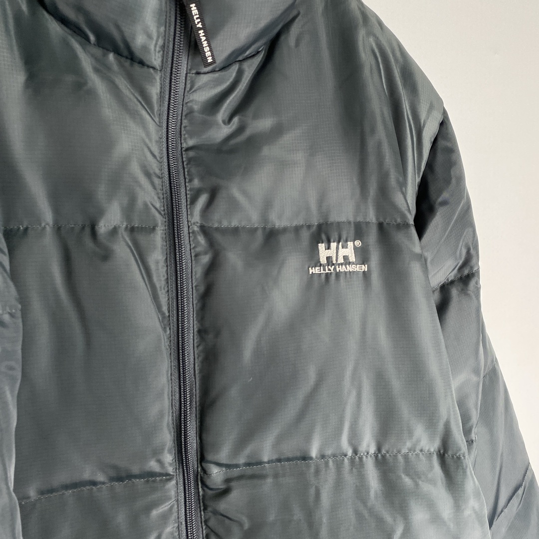 HELLY HANSEN(ヘリーハンセン)の【ヘリーハンセン　ダウンジャケット　シンプル　グレー　古着】 メンズのジャケット/アウター(ダウンジャケット)の商品写真