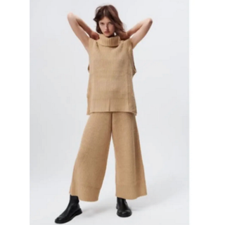 ザラ(ZARA)のZARA   ニット　パンツ　キャメル(カジュアルパンツ)