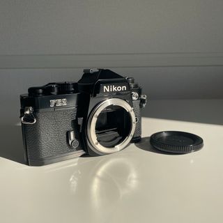 ニコン(Nikon)のNikon FE2 ブラック ボディ (完動品)(フィルムカメラ)