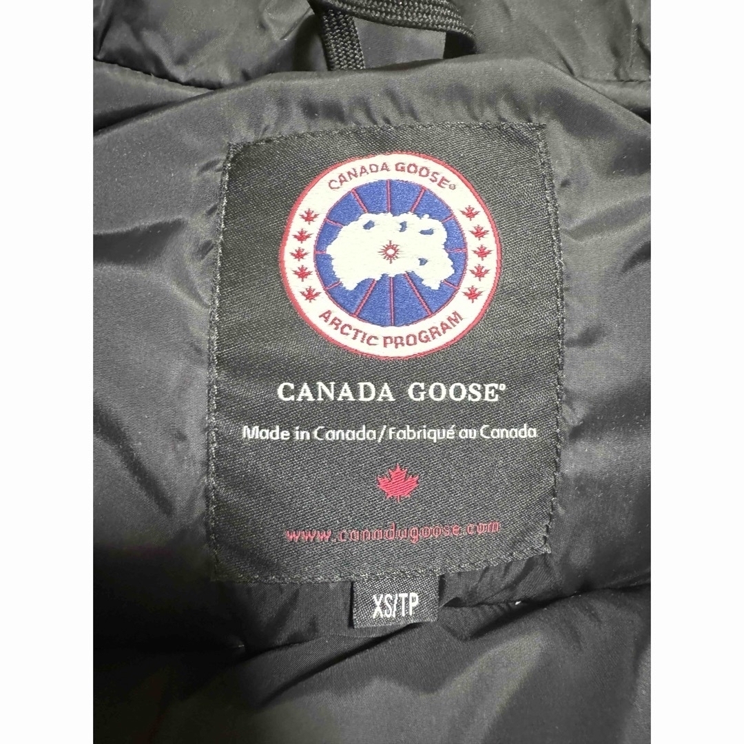 CANADA GOOSE(カナダグース)のカナダグース　ダウンベスト　xs メンズ メンズのジャケット/アウター(ダウンベスト)の商品写真