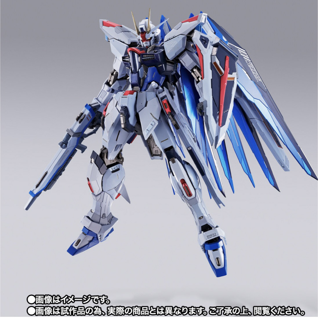 BANDAI(バンダイ)のフリーダムガンダム CONCEPT 2 SNOW SPARKLE Ver. エンタメ/ホビーのフィギュア(アニメ/ゲーム)の商品写真