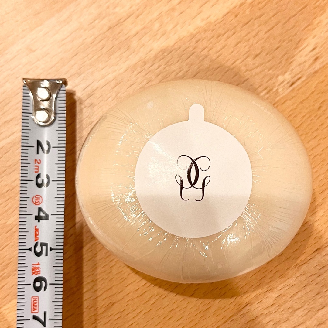 GUERLAIN(ゲラン)の今だけ値下‼️80g♡【ゲラン　インペルアルソープ】 コスメ/美容のボディケア(ボディソープ/石鹸)の商品写真