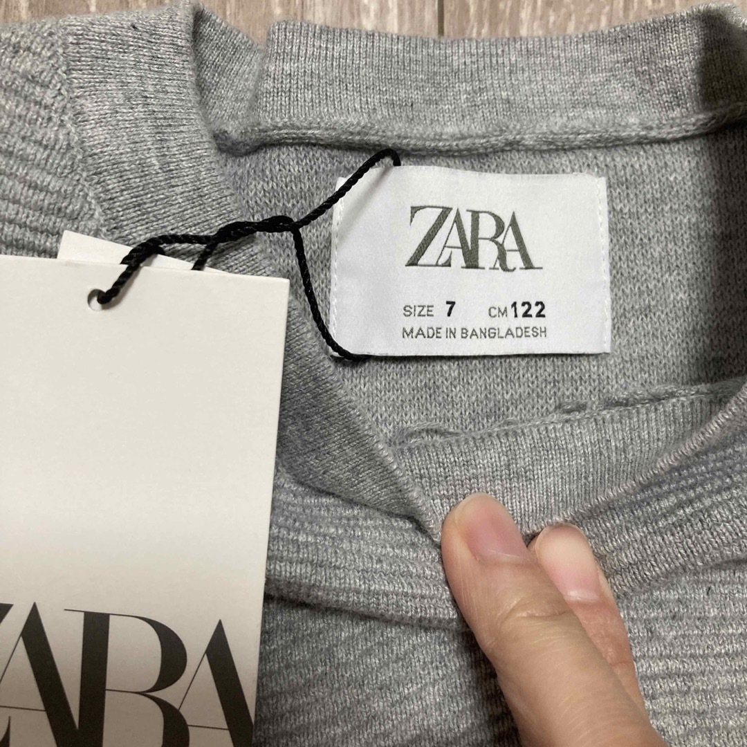 ZARA KIDS(ザラキッズ)の未使用タグ付き　ZARA ザラキッズ　ニット　122cm キッズ/ベビー/マタニティのキッズ服男の子用(90cm~)(ニット)の商品写真