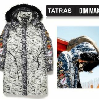 タトラス(TATRAS)のコラボ！新品【タトラス×ディム マック】宇宙ワッペンカモ柄 ダウンジャケット L(ダウンジャケット)