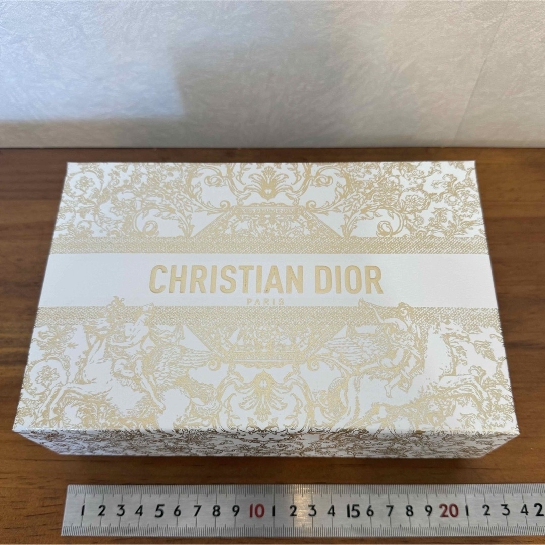 Dior(ディオール)のDior プレゼント用ラッピング 箱 ミニクッション ノベルティ ショッパー レディースのバッグ(ショップ袋)の商品写真