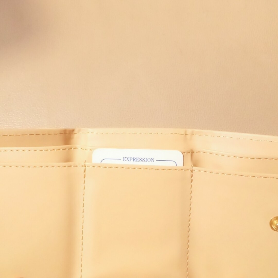 スヌーピー　3つ折り　財布 レディースのファッション小物(財布)の商品写真
