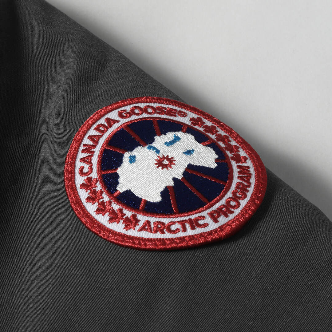 CANADA GOOSE(カナダグース)のCANADA GOOSE カナダグース ダウン ジャケット サイズ:FUSION M ファーフード ポリコットン ダウン コート CHATEAU PARKA 3426MA シャトー パーカー グレー アウター ブルゾン【メンズ】【中古】 メンズのジャケット/アウター(ダウンジャケット)の商品写真