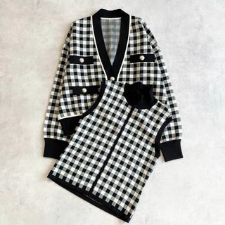 グレースコンチネンタル(GRACE CONTINENTAL)の♡美品♡ グレースコンチネンタル　チェックVネックカーディガン&トップ　23AW(カーディガン)