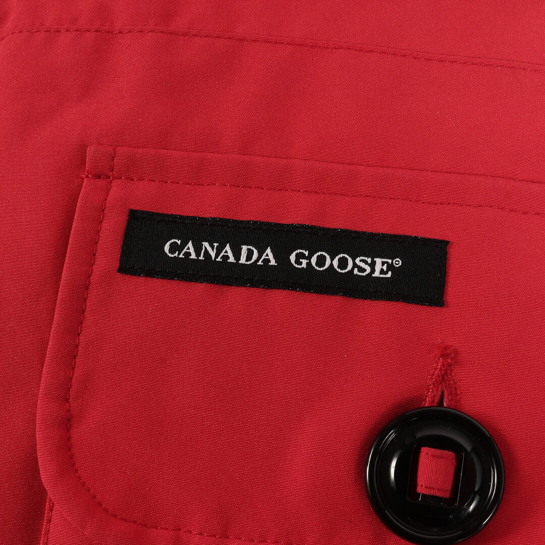 CANADA GOOSE(カナダグース)のCANADA GOOSE カナダグース ダウン ジャケット サイズ:S ファーフード ポリコットン ダウンジャケット RUSSELL PARKA 2301JM ラッセルパーカ アウター ブルゾン コート レッド 赤 【メンズ】【中古】 メンズのジャケット/アウター(ダウンジャケット)の商品写真