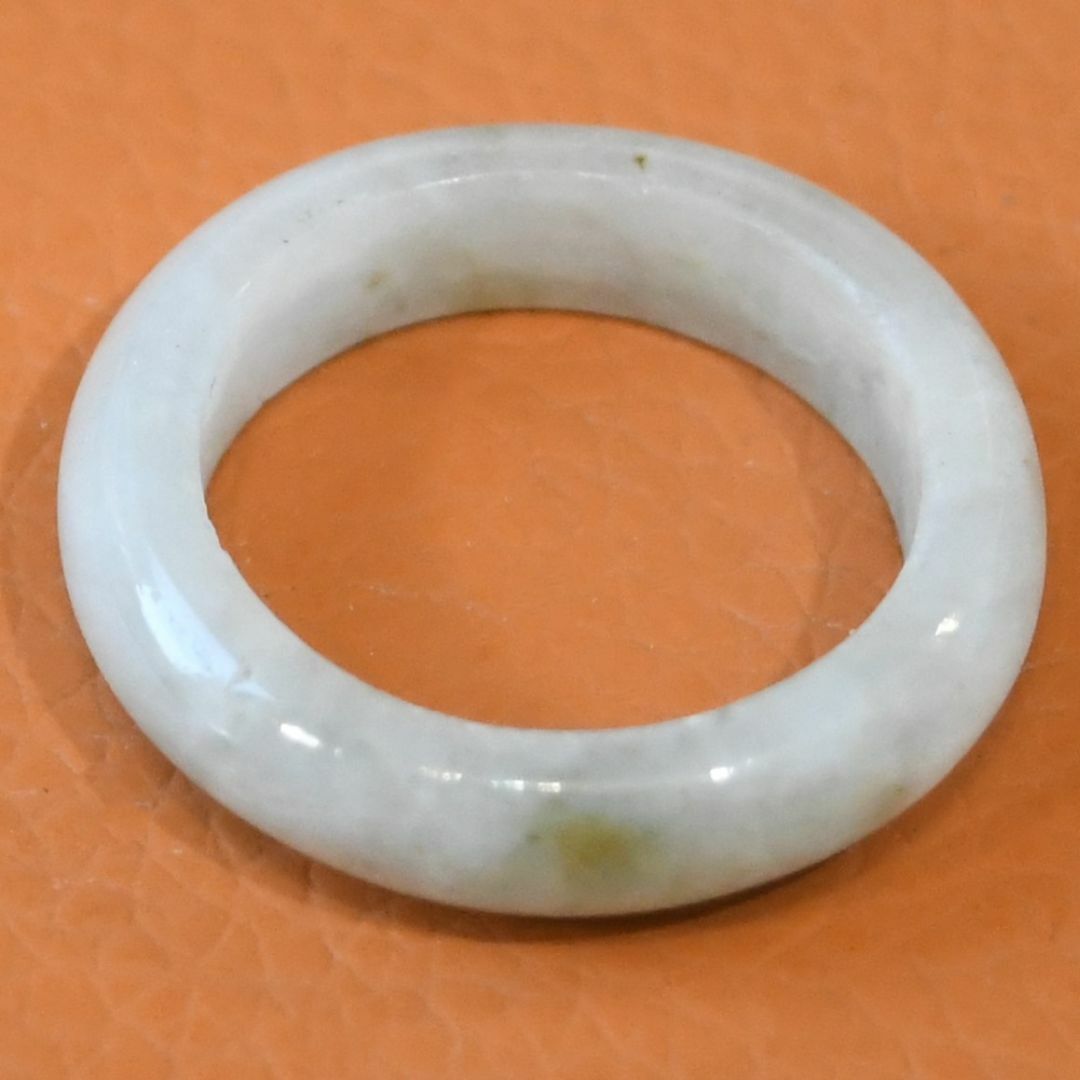 J1102　ヒスイ　翡翠　リング　指輪　16.5号　ミャンマー　ジェイド レディースのアクセサリー(リング(指輪))の商品写真