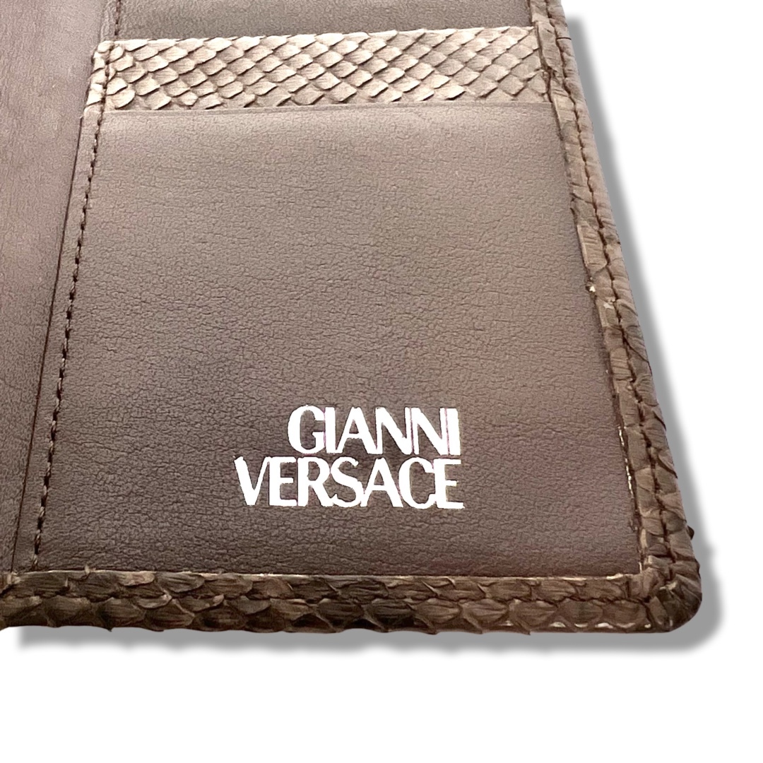 Gianni Versace(ジャンニヴェルサーチ)のGIANNI VERSACE ジャンニ ヴェルサーチ リアルパイソン カードケース 名刺入れ コンパクト 財布 サンバースト メンズのファッション小物(名刺入れ/定期入れ)の商品写真