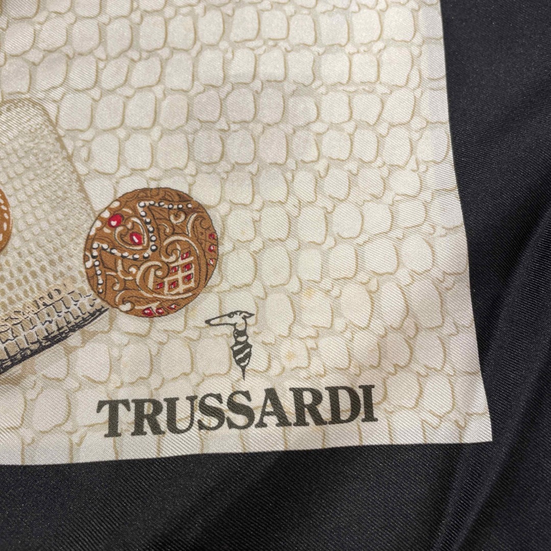 Trussardi(トラサルディ)のトラサルディシルク大判スカーフ レディースのファッション小物(バンダナ/スカーフ)の商品写真